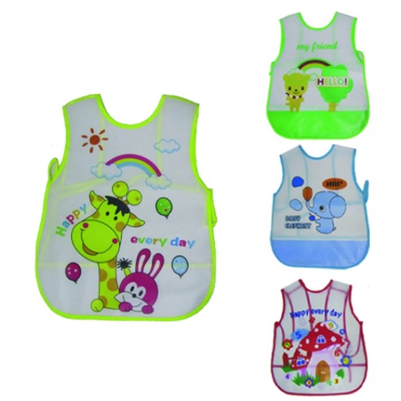 AVENTAL DE PLASTICO INFANTIL / BABADOR COM ALCA ESTAMPAS SORTIDAS 40X33CM